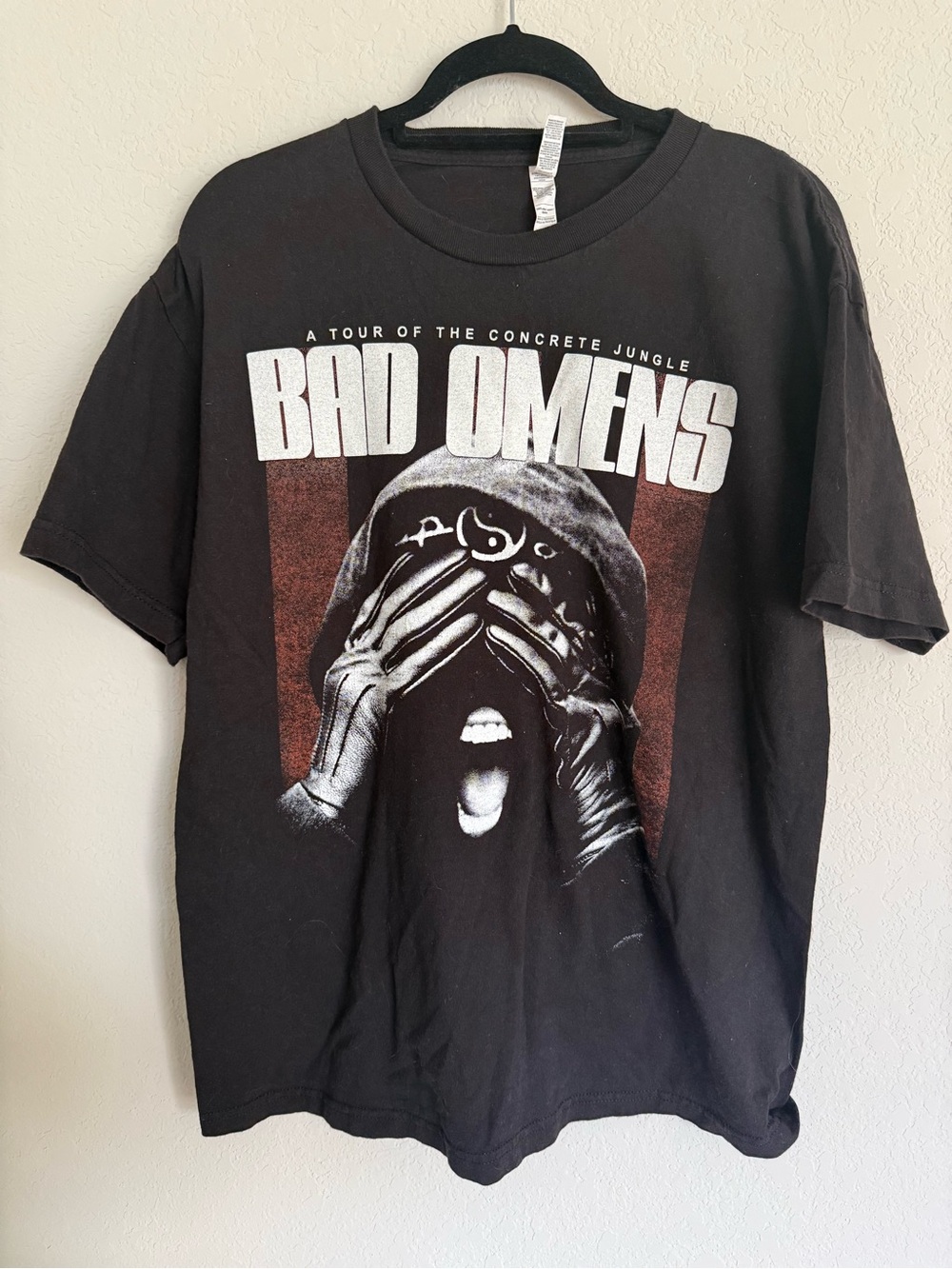 Bad omens concert tshirt